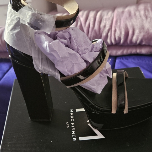 Frita Platform Sandal (Women)Marc Fisher LTD - Picture 2 of 6